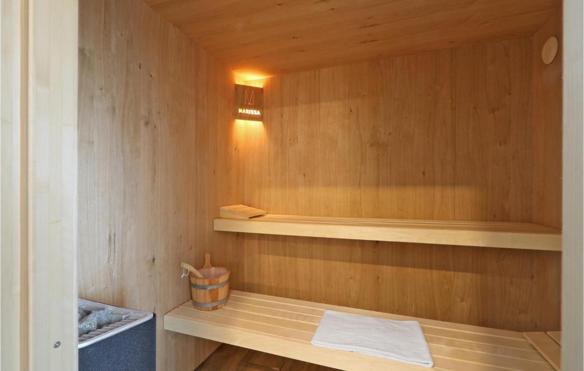 Cozy Home In Lembruch-Duemmer See With Sauna Exterior foto